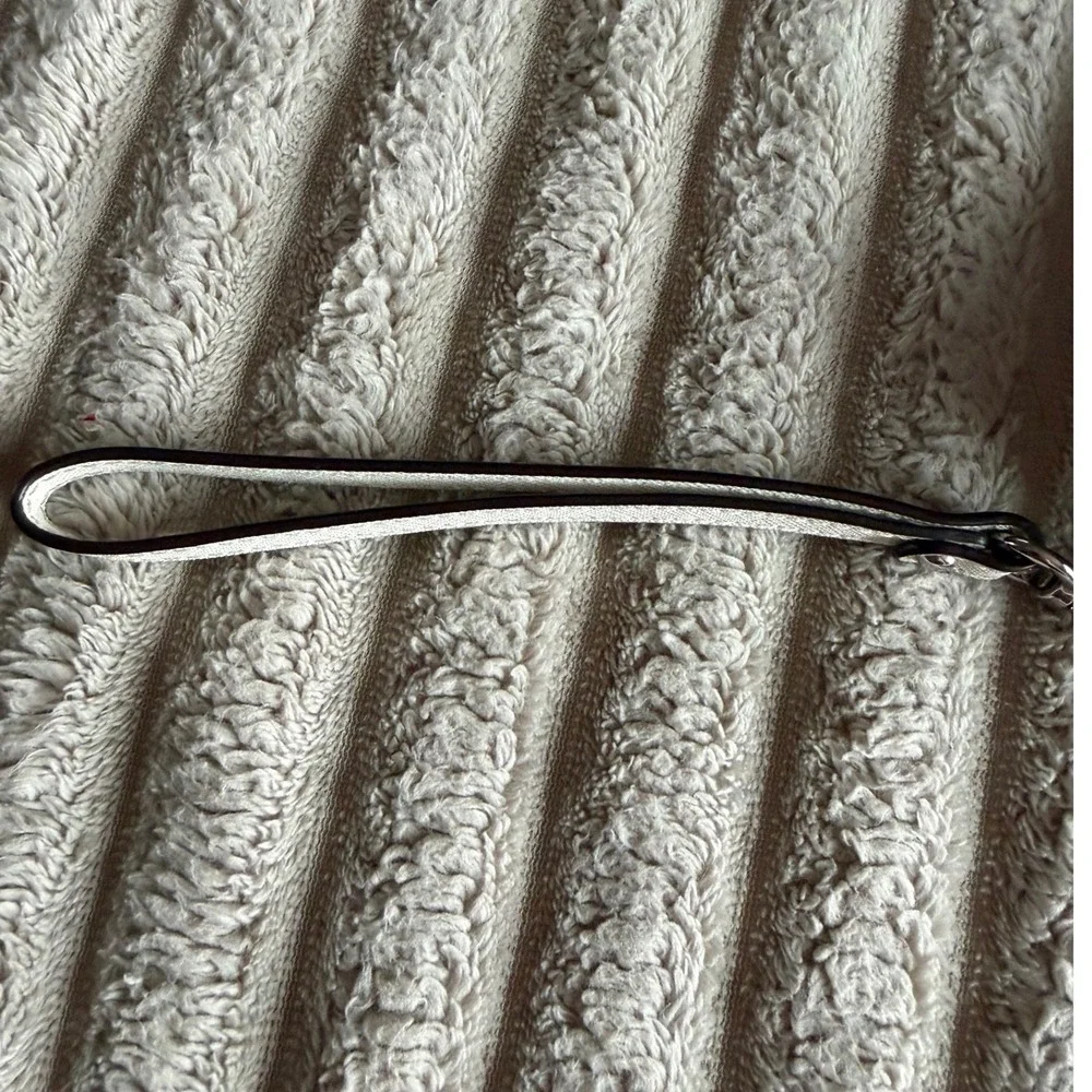 Michael Kors Jet Set Travel Flat Phone Case Wristlet White Saffiano 35F8STVW0L